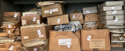 7 cartons + vrac Thématique : Ensemble de...