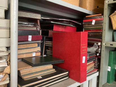 Divers Matériel : Nombreux albums format...
