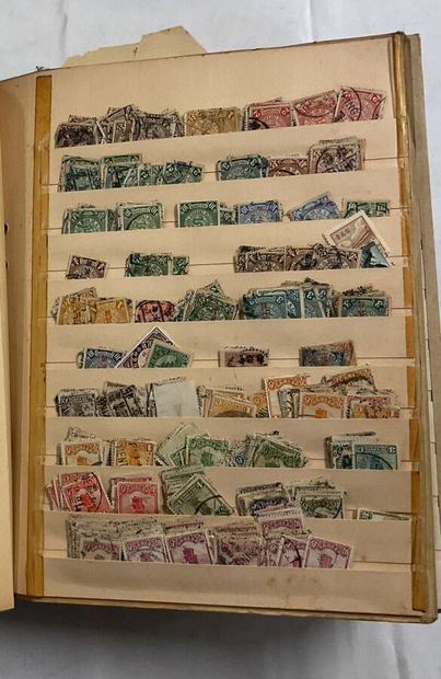 1 Album Chine : Album de stock de timbres...