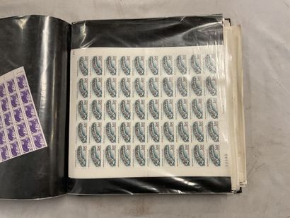 1 Album Faciale - Année 1983 : Timbres de...