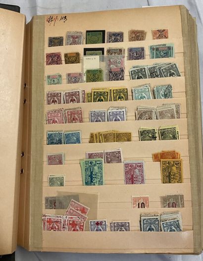 32 albums Colonies Françaises : Timbres des...