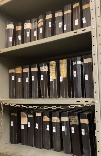 31 Albums Monde : Timbres de toutes périodes,...