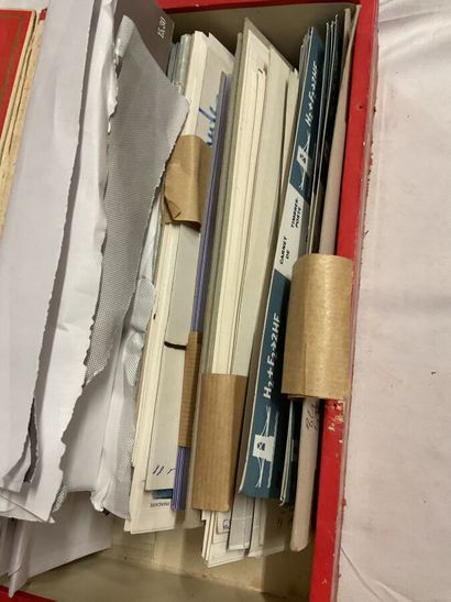 4 Boites Faciale : Important lot de carnets...