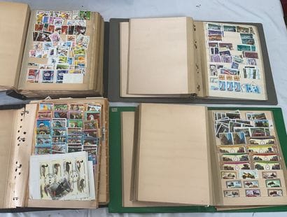 27 Albums Thématique : Ensemble de timbres...