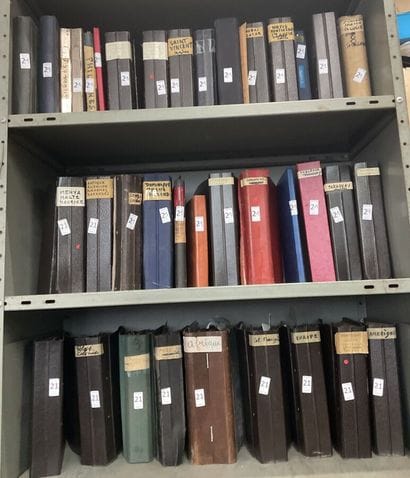 36 Albums Monde : Timbres de toutes périodes,...