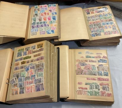 32 albums Colonies Françaises : Timbres des...