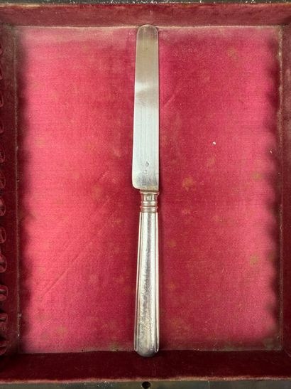 Twelve dessert knives, with 950°/°° silver...