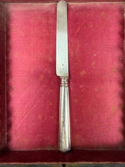 Twelve dessert knives, with 950°/°° silver...