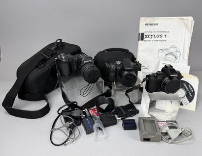 [ CAMERAS ] 
Set of three assorted digital...