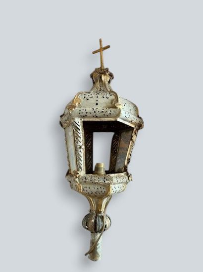 Paire de lanternes de procession, en tôle...
