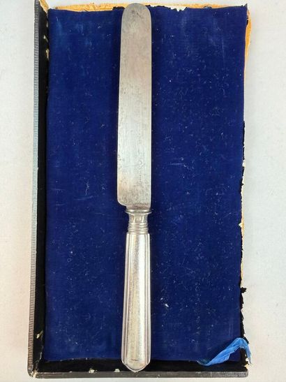 Twelve dessert knives, with 950°/°° silver...