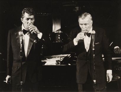 Ron GALELLA (1931-2022). 
Frank Sinatra et...