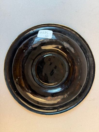 Enameled copper bowl with a navel-shaped...