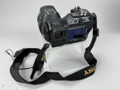 [ CAMERAS ] 
Set of three assorted digital...