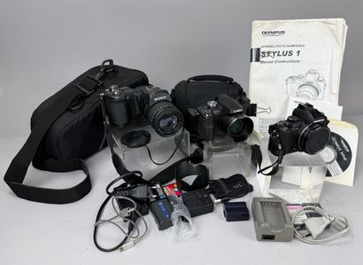 [ CAMERAS ] 
Set of three assorted digital...