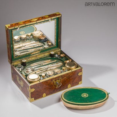 Coffret de voyage en loupe de thuya, baguettes...