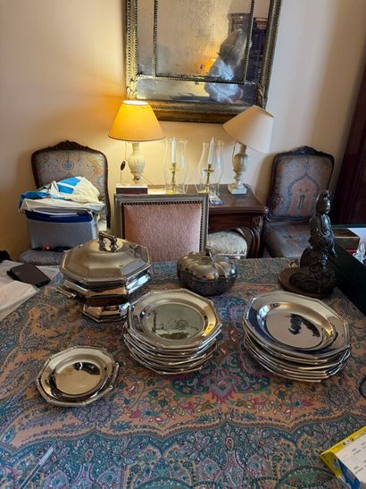 CHRISTIAN DIOR
Partie de service de table...