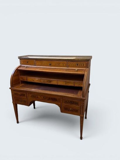 Cylindrical desk with a veneer inlaid with...