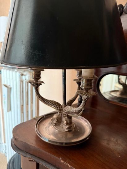 Lampe bouillotte en métal argenté, le fut...