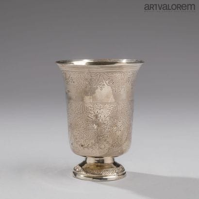 PARIS 1803-1809
Timbale tulipe en argent...