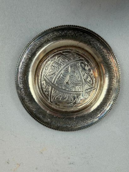 Deux petites coupelles en argent 800 °/°°le...