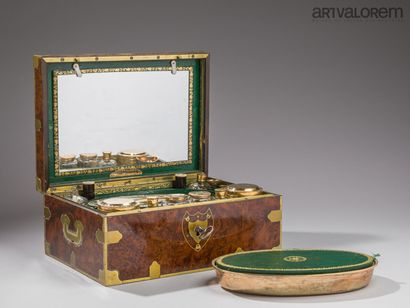 Coffret de voyage en loupe de thuya, baguettes...