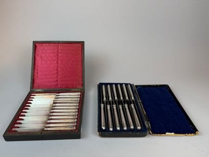 Twelve dessert knives, with 950°/°° silver...