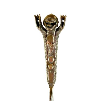 YEMEN
Couteau de forme turque de type yatagan,...