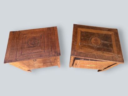 Side table in veneer, inlaid with a foliage...