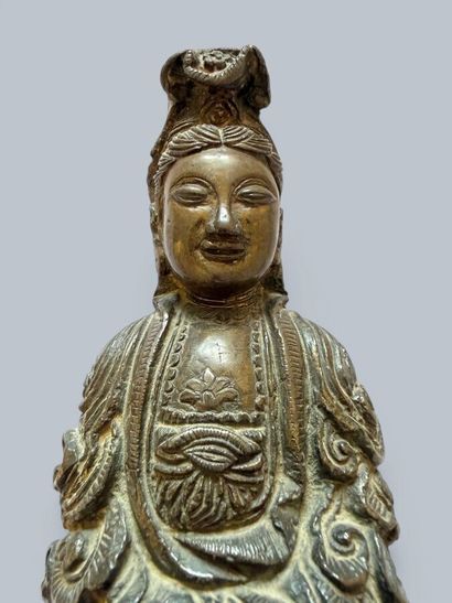 CHINA, 20th century 
Guanine in patinated...