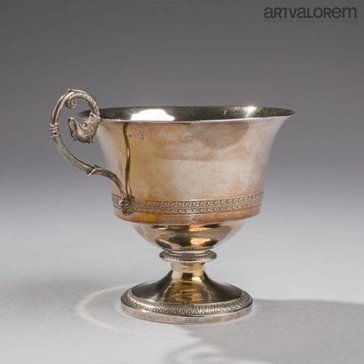 PARIS 1809-1819 et 1819-1838
Tasse sur pied...