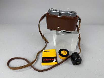 [CAMERAS] 
Set of five assorted cameras,...