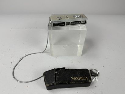 [CAMERAS] 
Set of five assorted cameras,...