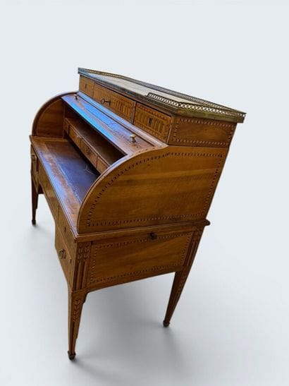 Cylindrical desk with a veneer inlaid with...