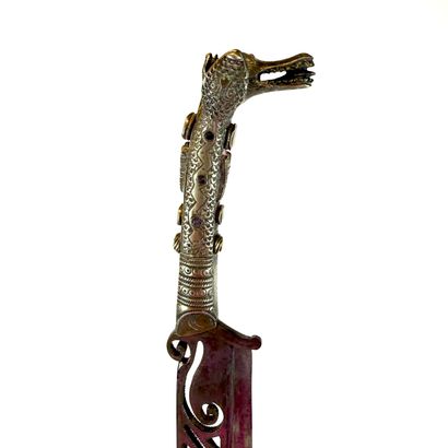 YEMEN
Couteau de forme turque de type yatagan,...