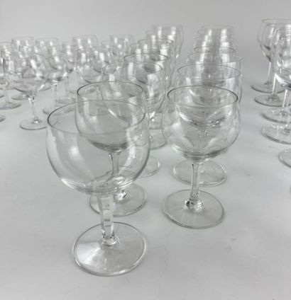 SAINT-LOUIS
Partie de service de verre à...