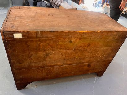 Commode Régence en placage de palissandre...