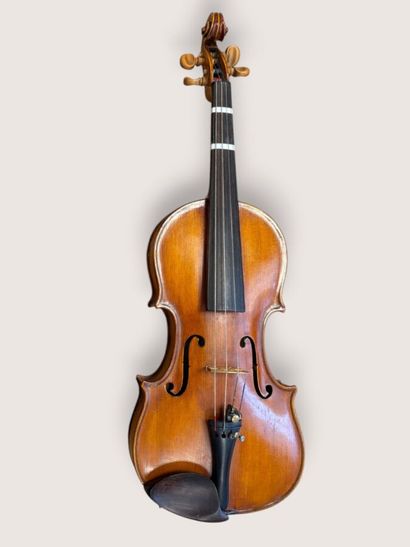 Violon d'adolescent (1/2).
Avec 2 archets.
Dans...