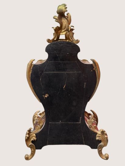 Cartel en écaille et bronze doré à décor...