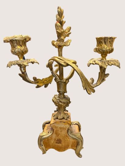 Garniture de cheminée en bois peint de fleurs...