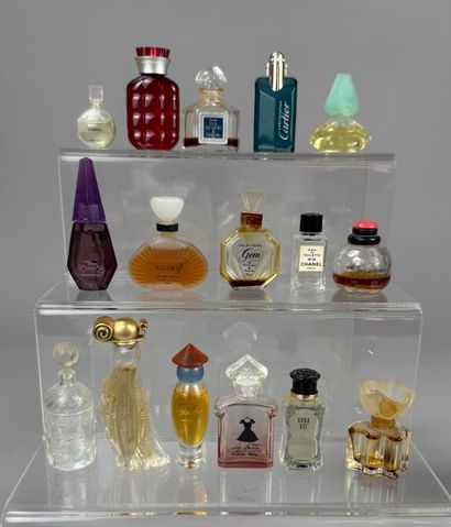 DIVERS PARFUMEURS - (Années 2000) 
Assortiments...