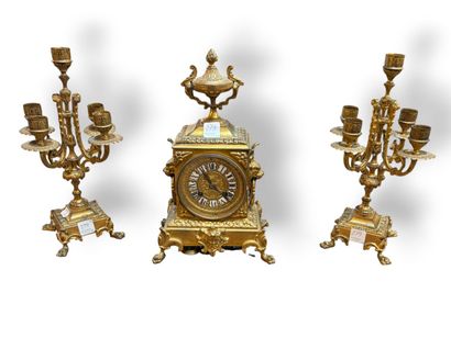 Garniture de cheminée en bronze doré de style...