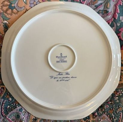 HAVILAND - LIMOGES
Douze assiettes, modèle...