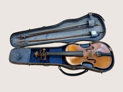 Violon d'enfant.
Avec 2 archets.
Dans étui...
