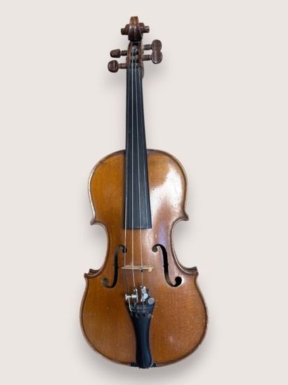 Violon d'enfant.
Avec 2 archets.
Dans étui...