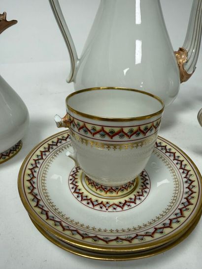 LIMOGES H.T - Circa 1930 
Service à thé en...
