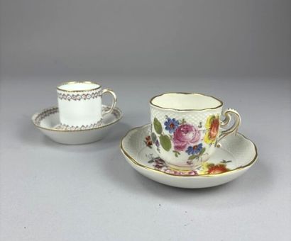 DANS LE GOUT DE SÈVRES
Tasse et soucoupe...