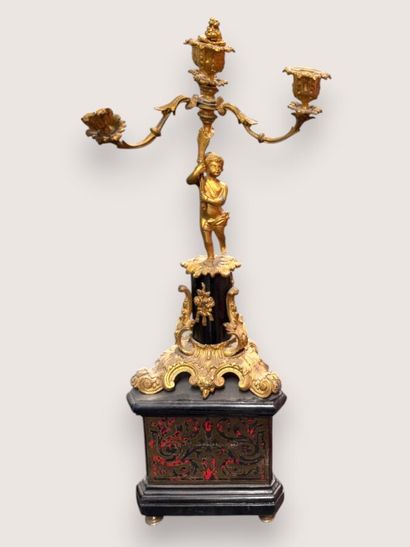 Garniture de cheminée en bronze doré et marqueterie...