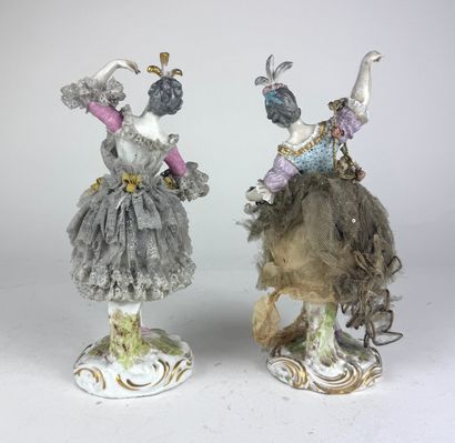 Dans le goût de MEISSEN 
Statuette de danseuse...