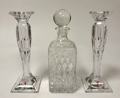 Carafe à alcool en verre taillé à décor de...